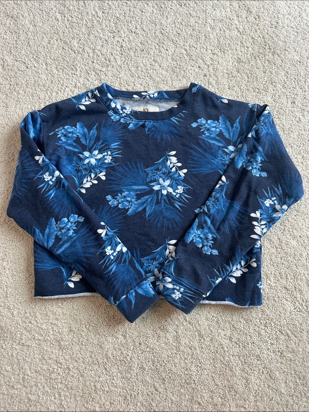 Aeropostale Navy Blue Floral Cropped Sweatshirt